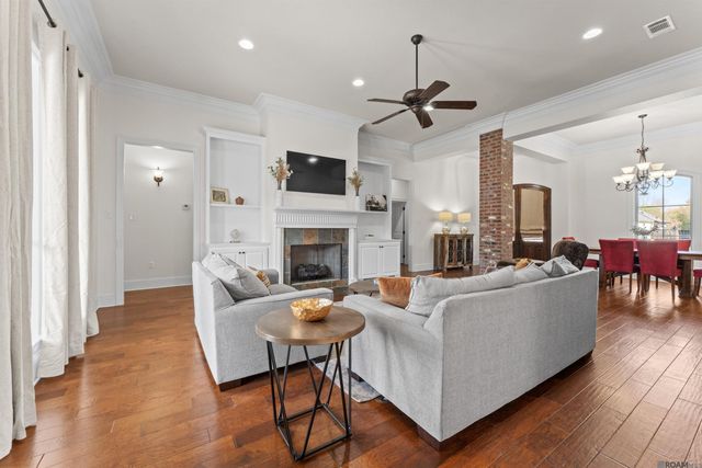 14532 Oak Path Dr, Prairieville, LA 70769