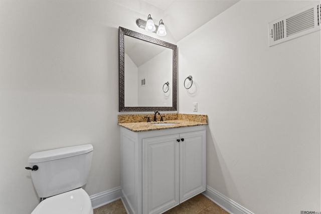 14532 Oak Path Dr, Prairieville, LA 70769