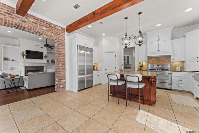 14532 Oak Path Dr, Prairieville, LA 70769