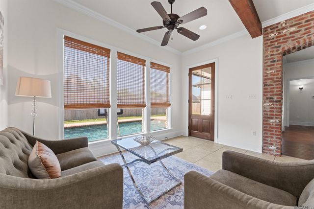 14532 Oak Path Dr, Prairieville, LA 70769