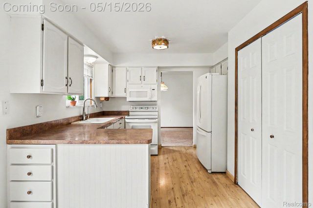 11465 Cedar Island Road, White Lake Charter Township, MI 48386