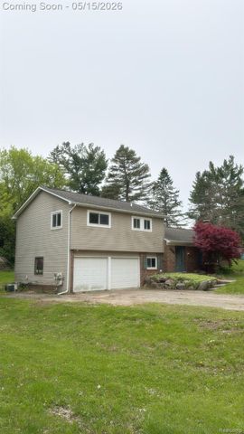 11465 Cedar Island Road, White Lake Charter Township, MI 48386