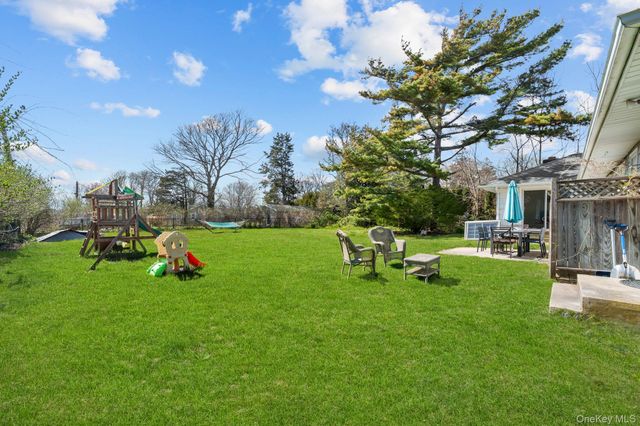 84 Evergreen Avenue, East Moriches, NY 11940