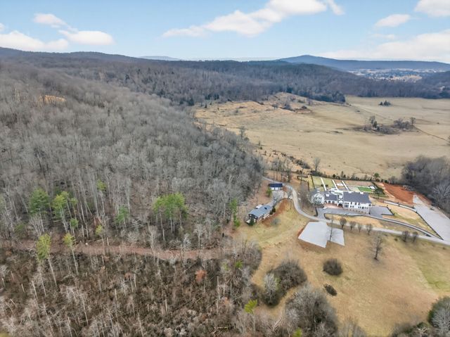 461 Baker Mountain Rd, Sparta, TN 38583