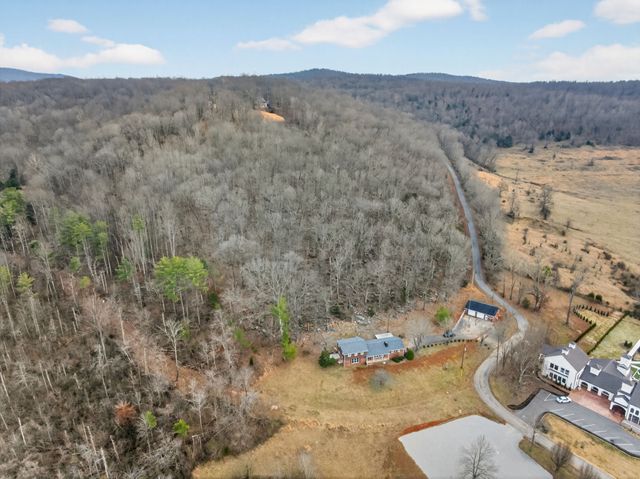 461 Baker Mountain Rd, Sparta, TN 38583
