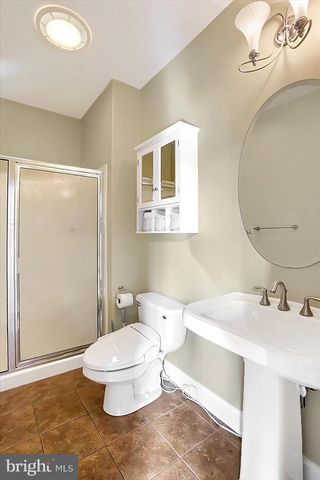 1563 WINSFORD LN, York, PA 17404