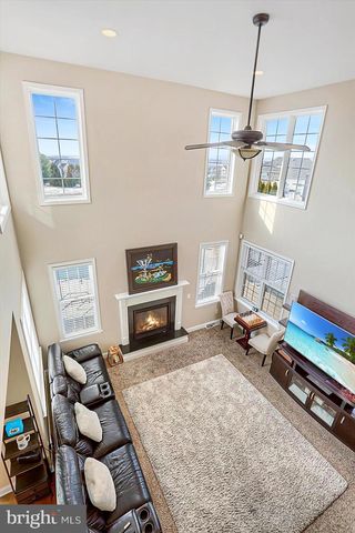 1563 WINSFORD LN, York, PA 17404