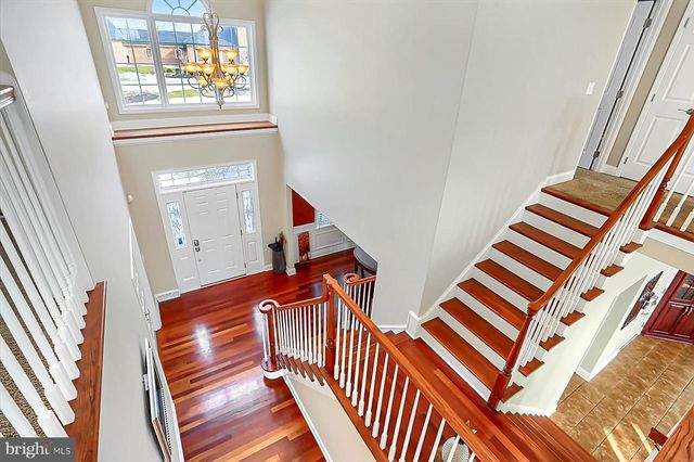 1563 WINSFORD LN, York, PA 17404