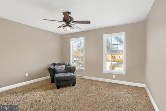 1563 WINSFORD LN, York, PA 17404