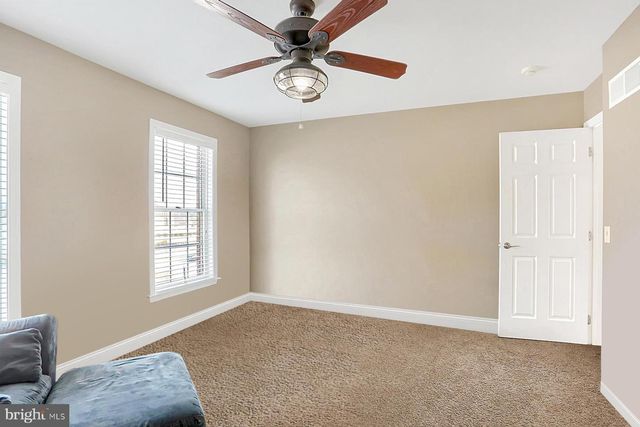 1563 WINSFORD LN, York, PA 17404