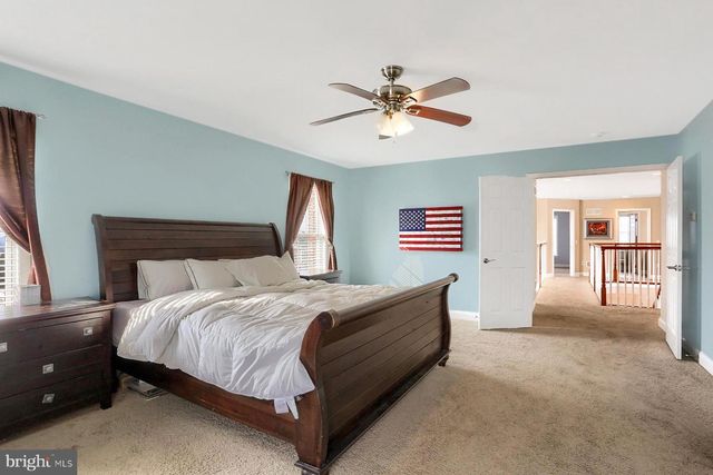 1563 WINSFORD LN, York, PA 17404