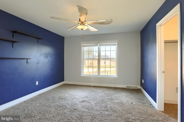 1563 WINSFORD LN, York, PA 17404