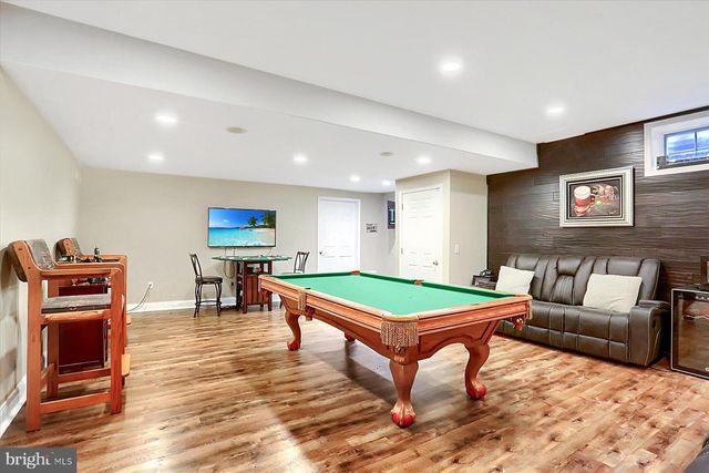 1563 WINSFORD LN, York, PA 17404