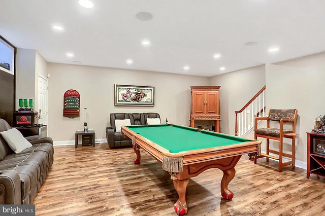 1563 WINSFORD LN, York, PA 17404