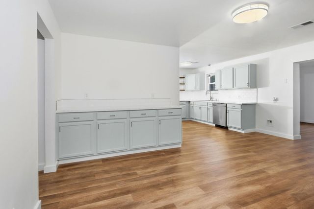 901 Luella Avenue, Deer Park, TX 77536