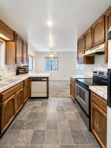 4331 Mountain Lake Ct, Pollock Pines, CA 95726