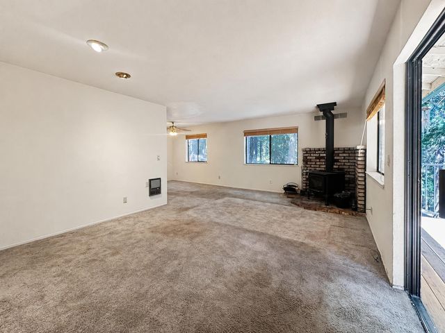 4331 Mountain Lake Ct, Pollock Pines, CA 95726