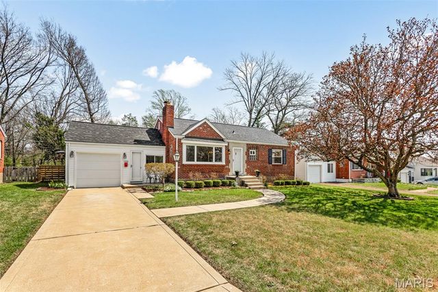 1218 Culverhill Drive, Webster Groves, MO 63119