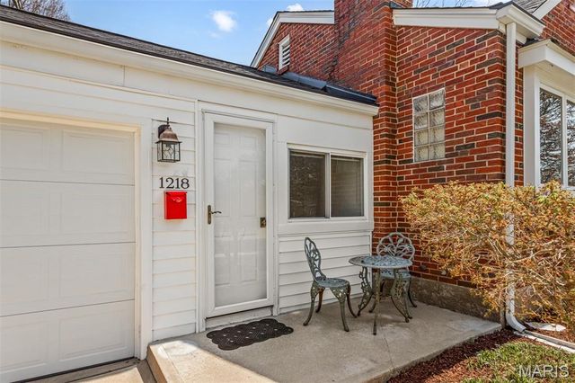 1218 Culverhill Drive, Webster Groves, MO 63119