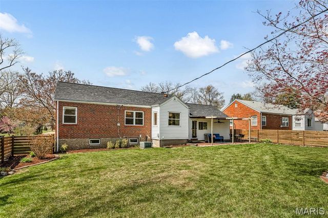 1218 Culverhill Drive, Webster Groves, MO 63119