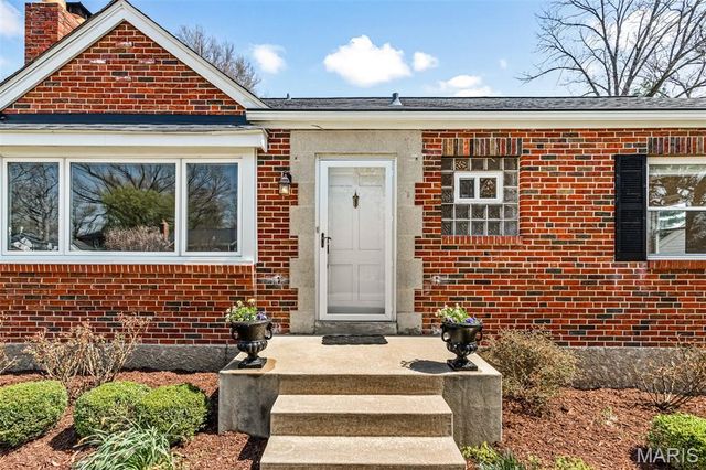 1218 Culverhill Drive, Webster Groves, MO 63119