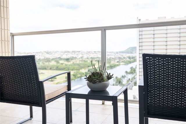 445 Seaside Avenue 1603, Honolulu, HI 96815