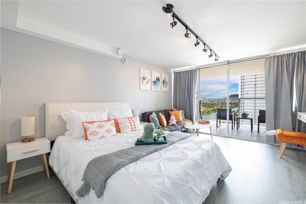 445 Seaside Avenue 1603, Honolulu, HI 96815