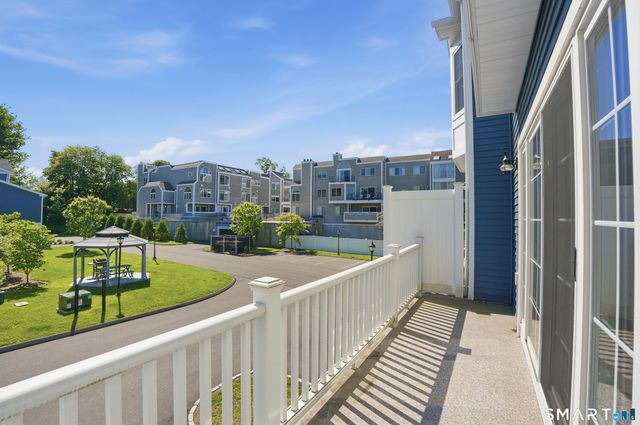301 Harbour Close 102, New Haven, CT 06519