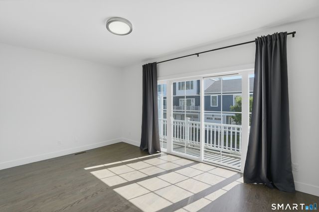 301 Harbour Close 102, New Haven, CT 06519