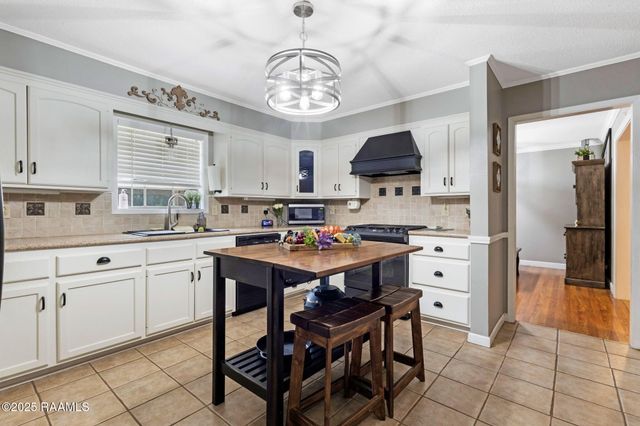 2434 Herbert Drive, Opelousas, LA 70570