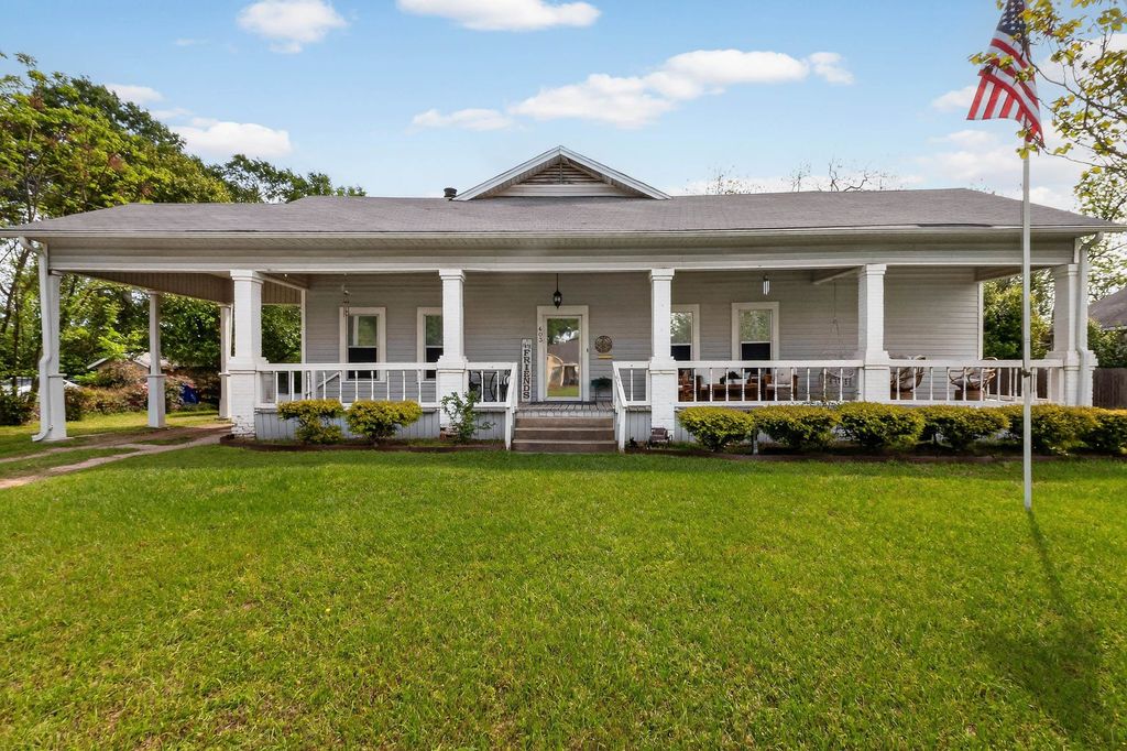 603 N Montgomery, Gilmer, TX 75644