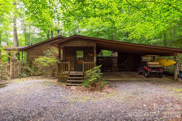 23 Hunting Lodge Drive, Black Mountain, NC 28711