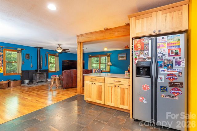 23 Hunting Lodge Drive, Black Mountain, NC 28711