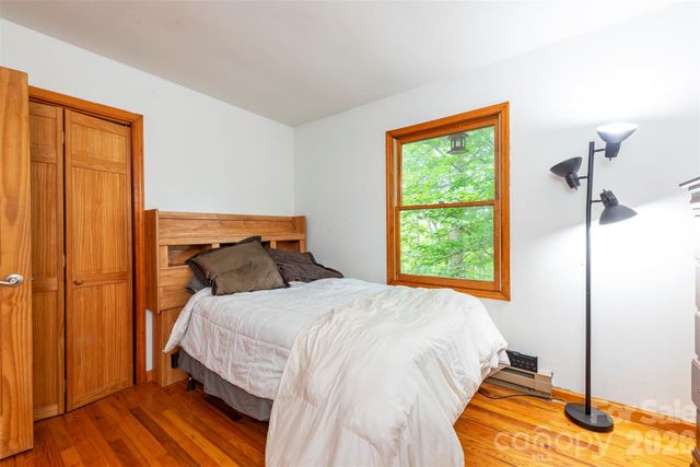 23 Hunting Lodge Drive, Black Mountain, NC 28711