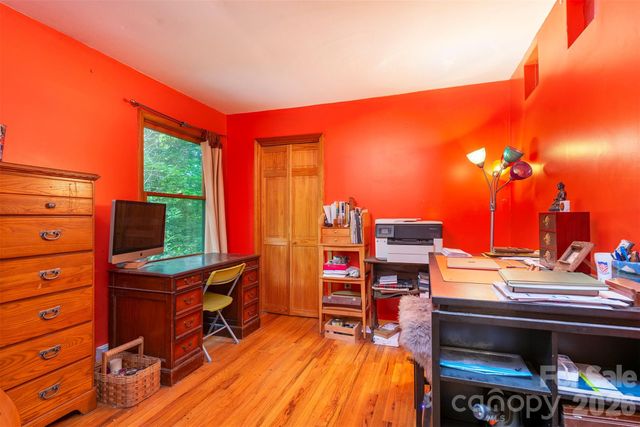 23 Hunting Lodge Drive, Black Mountain, NC 28711