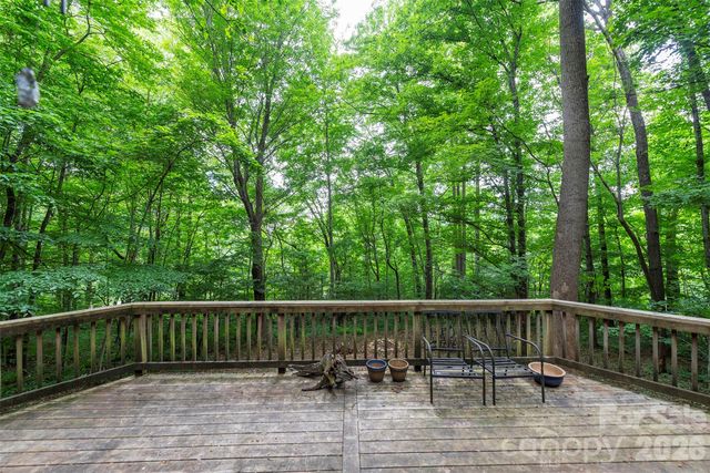 23 Hunting Lodge Drive, Black Mountain, NC 28711