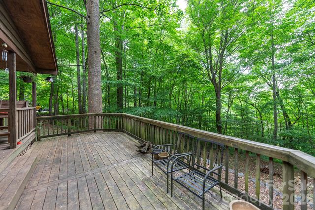 23 Hunting Lodge Drive, Black Mountain, NC 28711