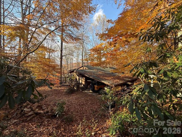 23 Hunting Lodge Drive, Black Mountain, NC 28711