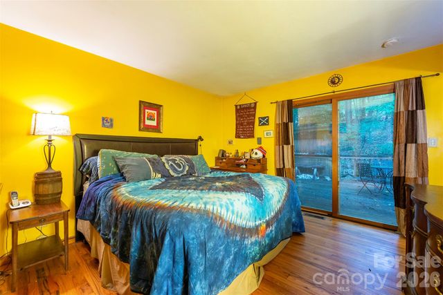 23 Hunting Lodge Drive, Black Mountain, NC 28711