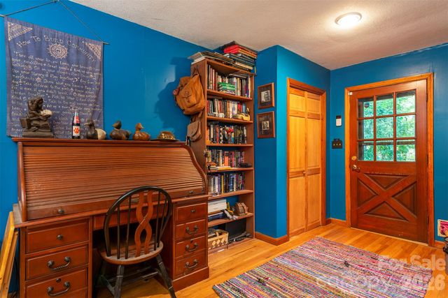 23 Hunting Lodge Drive, Black Mountain, NC 28711