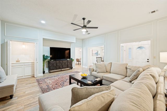 3823 Rochelle Drive, Arlington, TX 76016