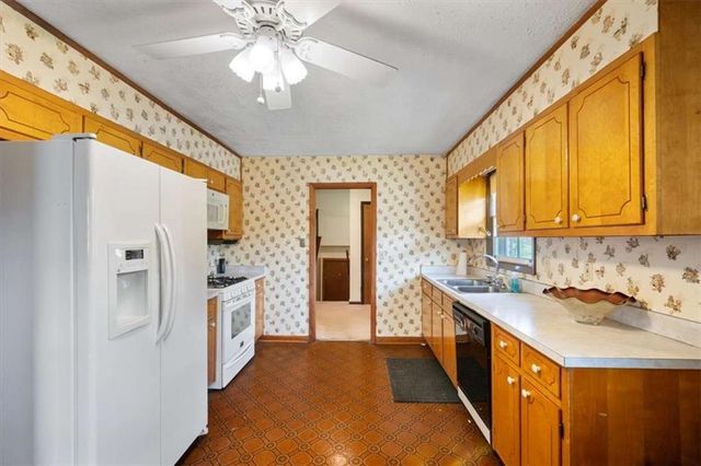 2323 Emerald Falls Drive, Decatur, GA 30035