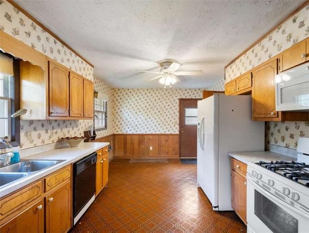 2323 Emerald Falls Drive, Decatur, GA 30035