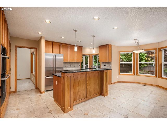 4240 Se JENNIFER Ct, Troutdale, OR 97060