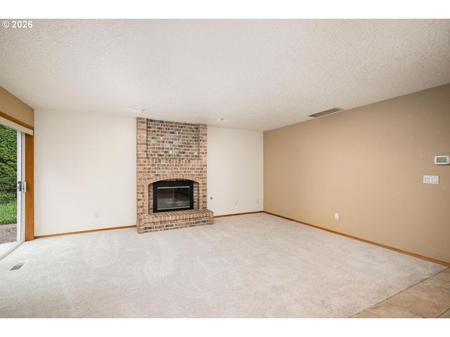 4240 Se JENNIFER Ct, Troutdale, OR 97060