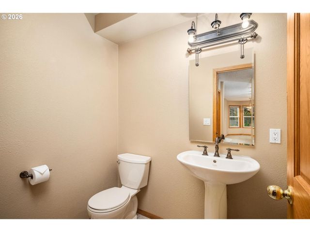 4240 Se JENNIFER Ct, Troutdale, OR 97060