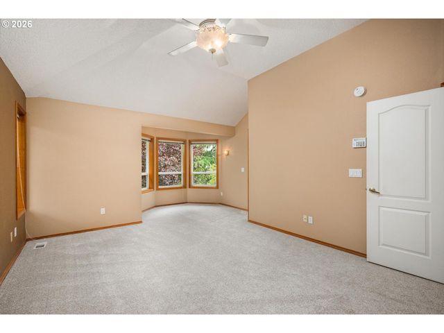 4240 Se JENNIFER Ct, Troutdale, OR 97060