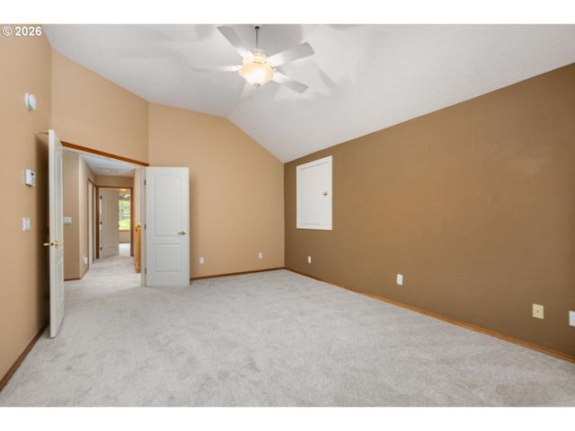4240 Se JENNIFER Ct, Troutdale, OR 97060