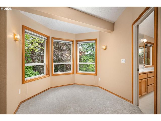 4240 Se JENNIFER Ct, Troutdale, OR 97060