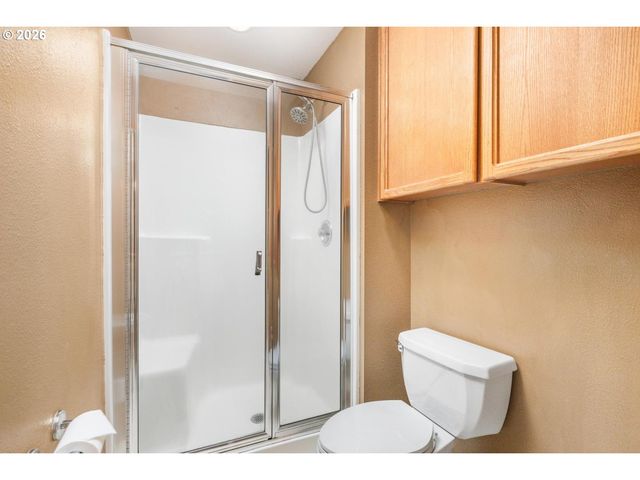 4240 Se JENNIFER Ct, Troutdale, OR 97060